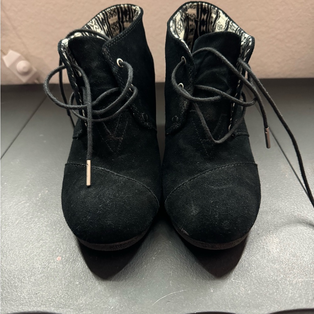 Tom wedge ankle boot style 8.5